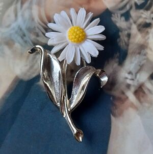Vintage Sarah Coventry "Light N Bright" 1969 Daisy Brooch 🌼🌻